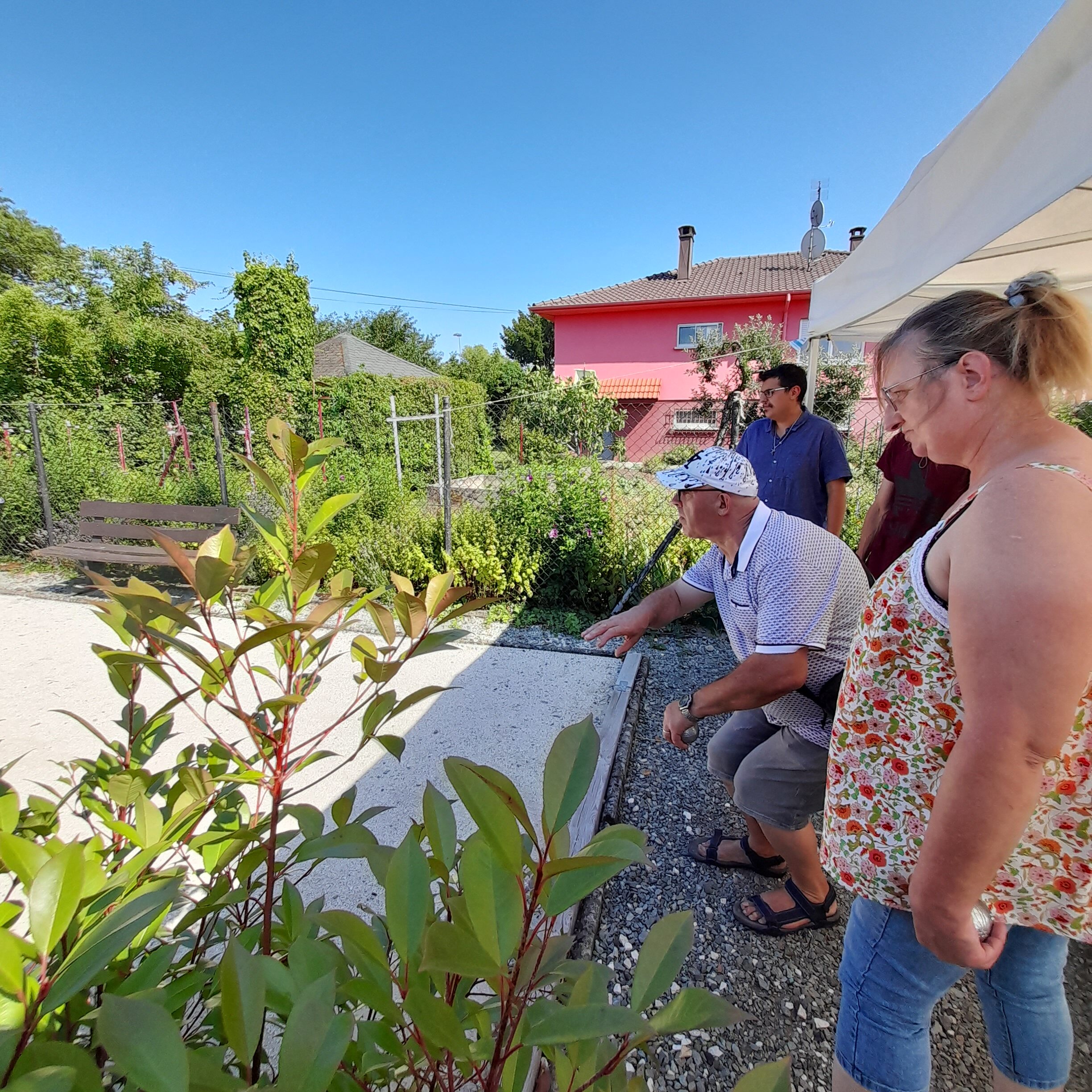 Quelques photos de notre après-midi festif – un beau moment intergénérationnel